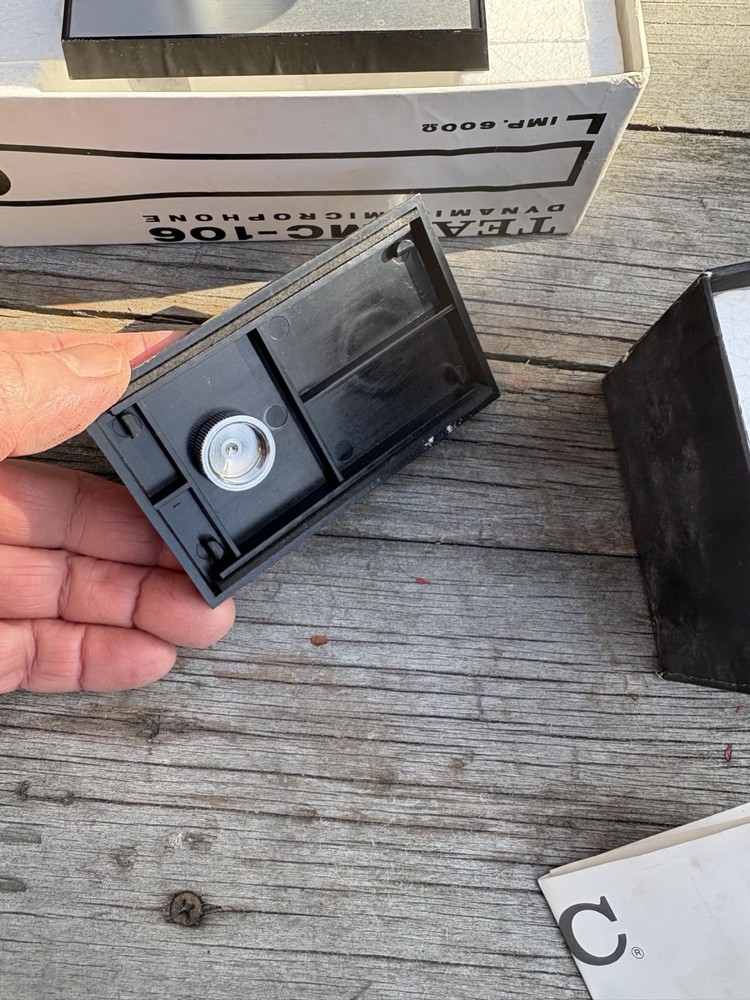 TEAC MC-106 DYNAMIC MICROPHONE New Old Stock