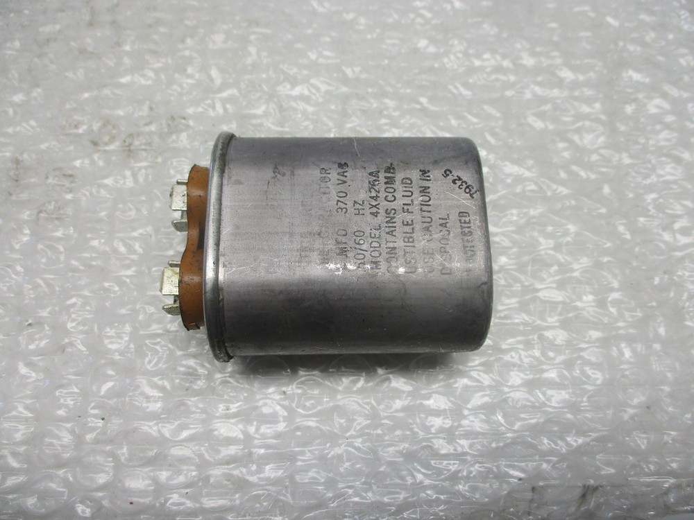 INDUSTRIAL SPARE 4X426A CAPACITOR (AS PICTURED) UNMP