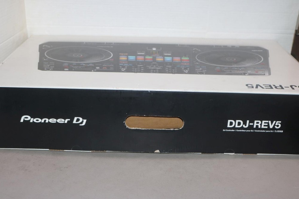 Pioneer DDJ-REV5 Scratch-Style 2-Channel Performance DJ Controller