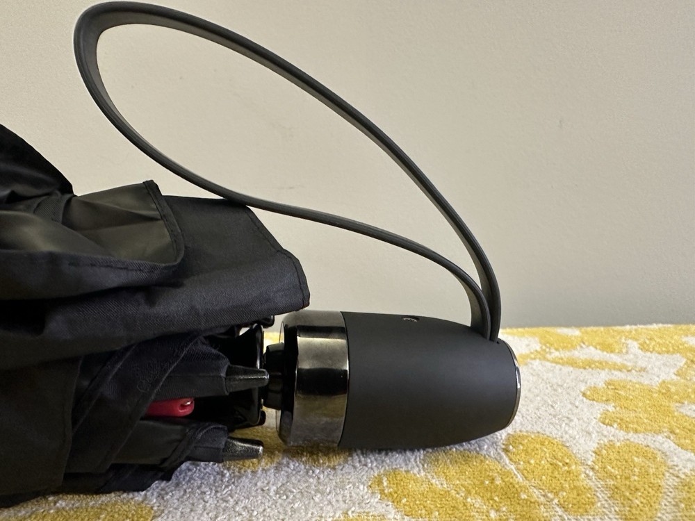 Rare Tumi Umbrella Pristine Condition! Medium. Push Button CLOSE! 💥