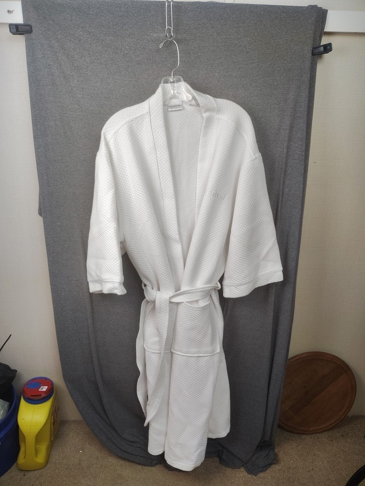 Robe Carnival Ships Souviner White Diamond Pattern Coordinated Tie Embroidery
