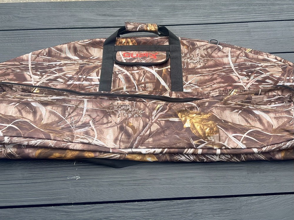 Lightweight Soft Compound Bow Case with Arrow Pocket and Backpack Straps