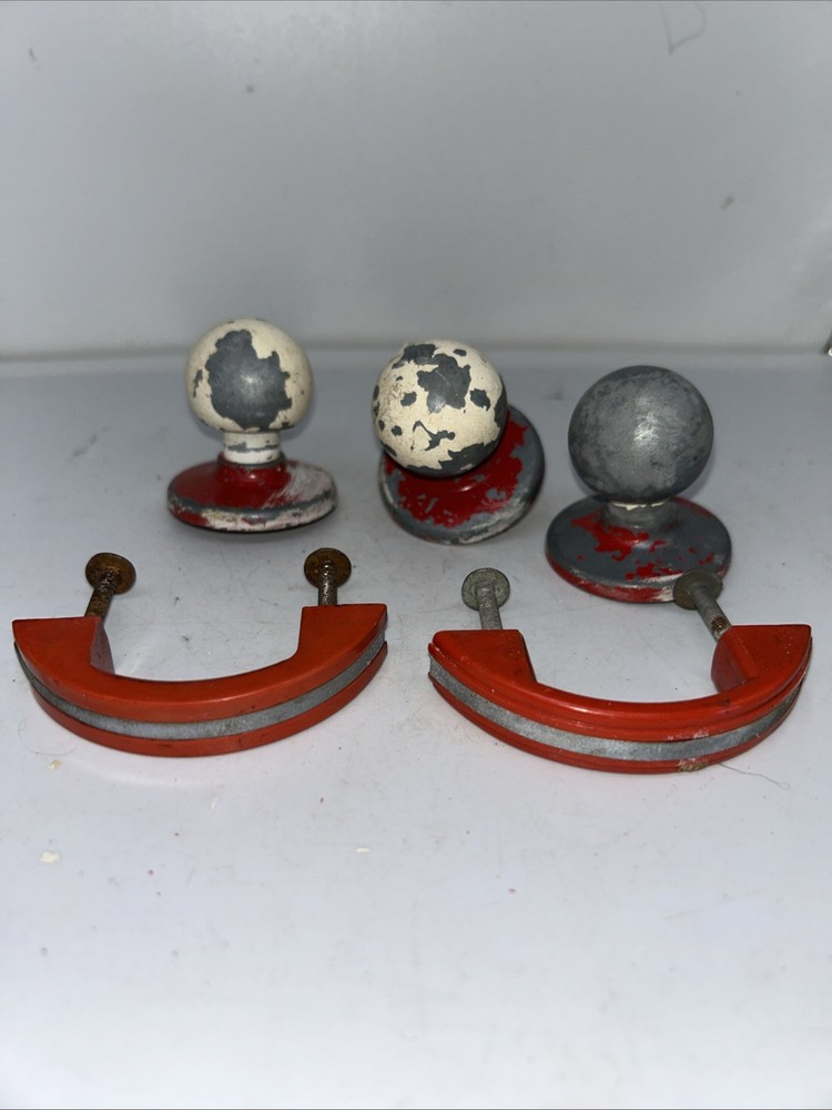 Set 5 Retro Art Deco Pull Drawer Handles Red White