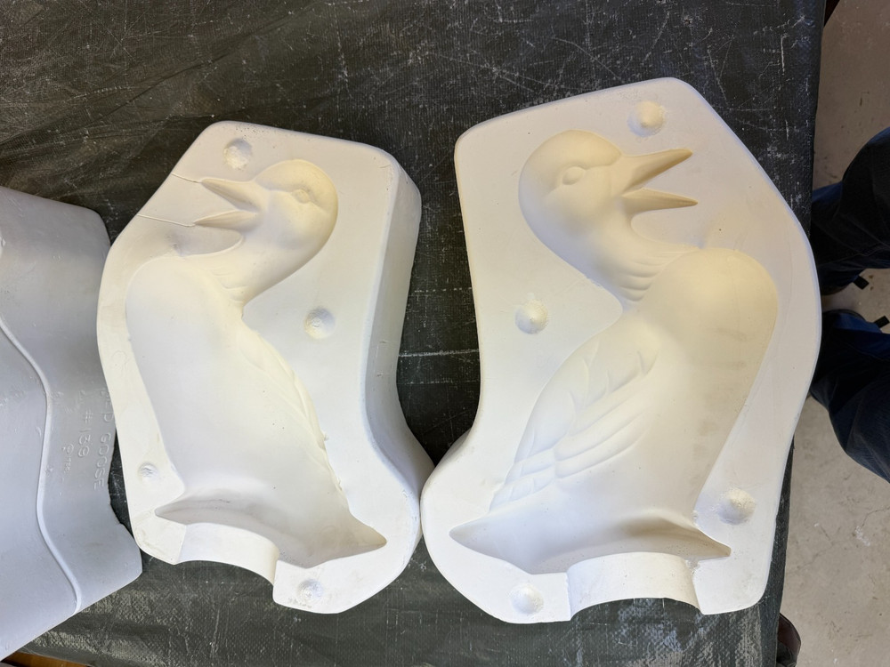 VINTAGE CASTER CERAMIC MOLD #511 LARGE STAND DUCK