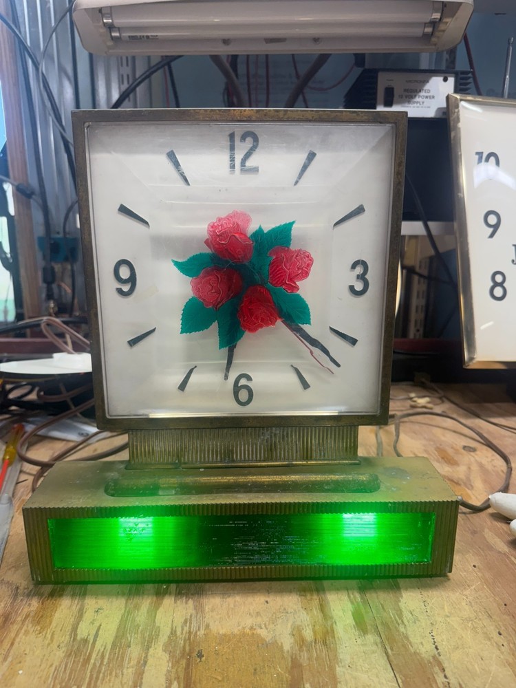 1940's Four Roses Whiskey Vintage Tabletop Lighted Clock (Working)