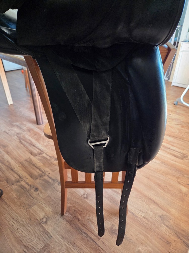 Windsor Elite Dressage Saddle, Medium, 17" Seat, # 3 Spring Tree