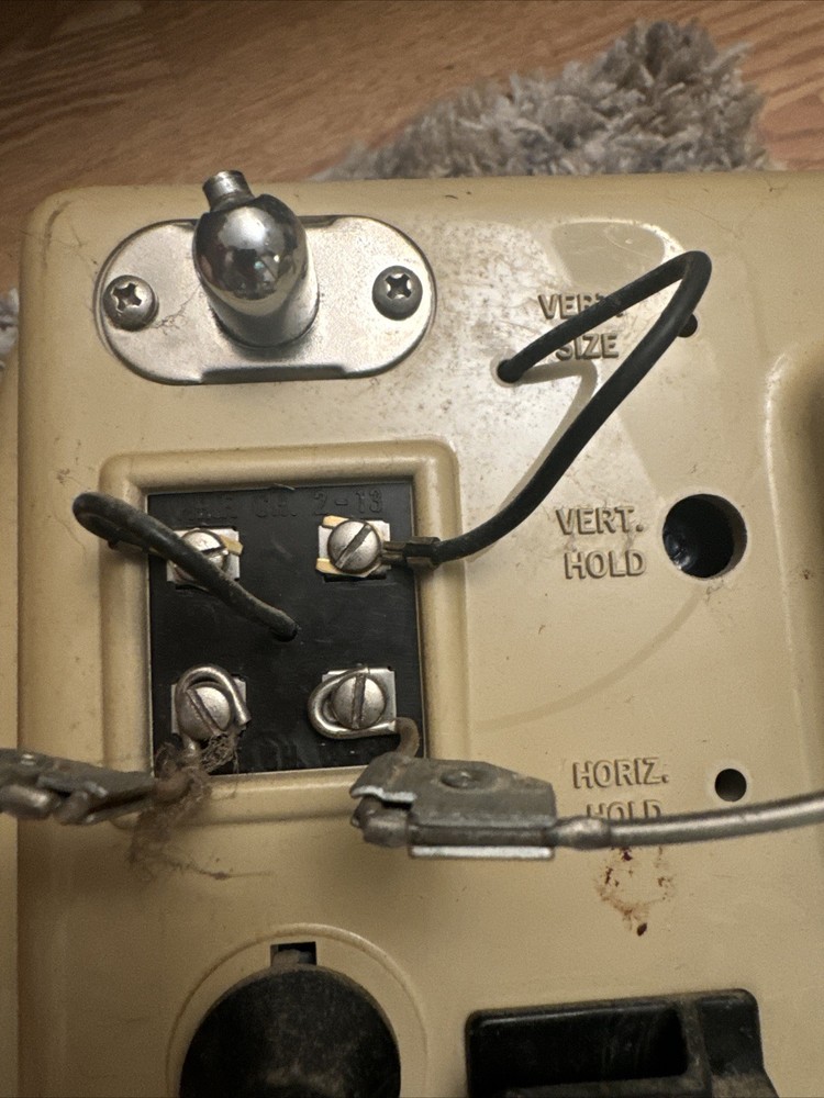Zenith Solid State 1977 Model J091L Chassis 9JB1X Mint Condition