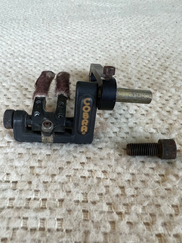 Cobra Dual Prong Flipper Rest