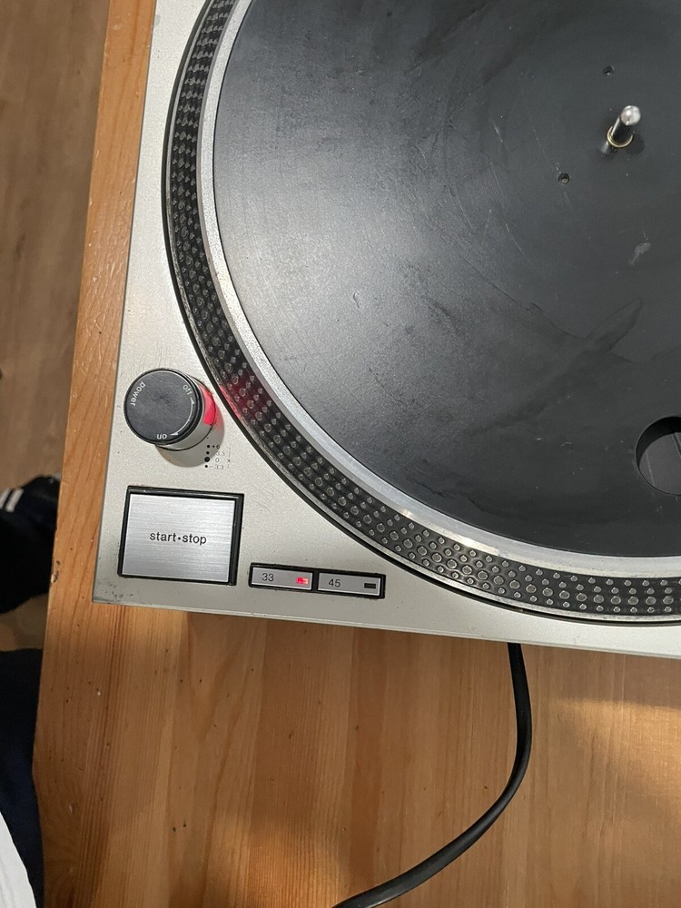 2-Technics SL-1200MK2 DJ Turntables - Silver