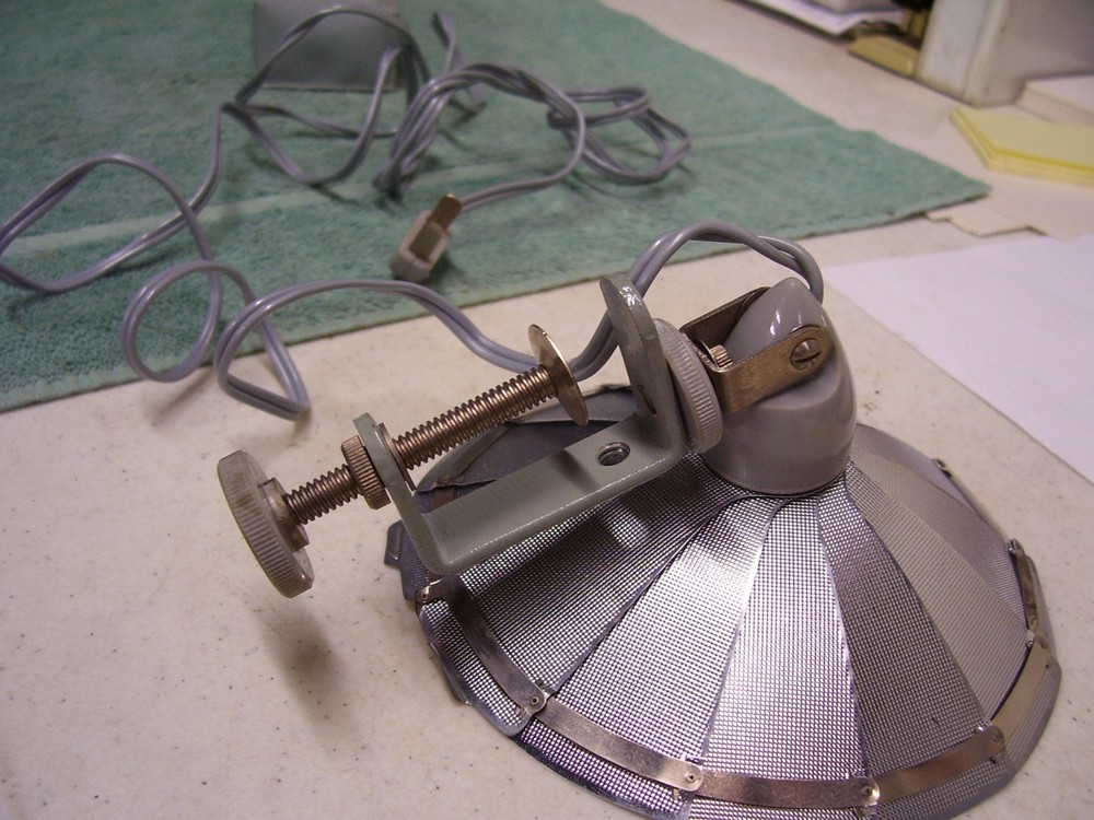 VINTAGE Voss External Flash with case, looks unused