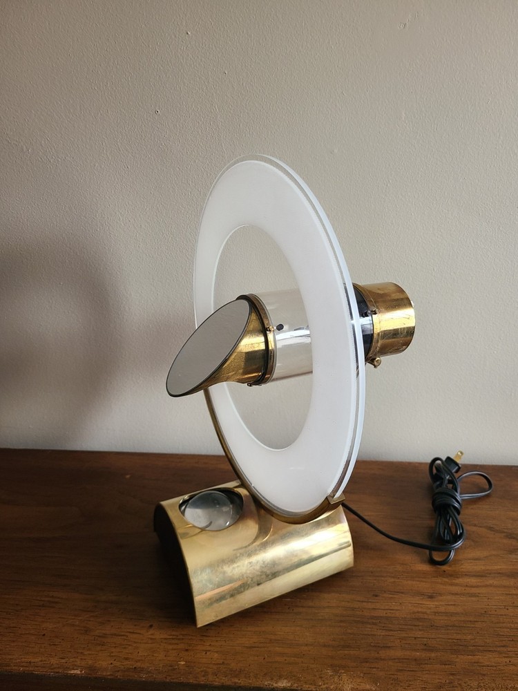 "DESIGN IN TIME AND LIGHT" Light -beam projection clock by Jerome Simon in 1981