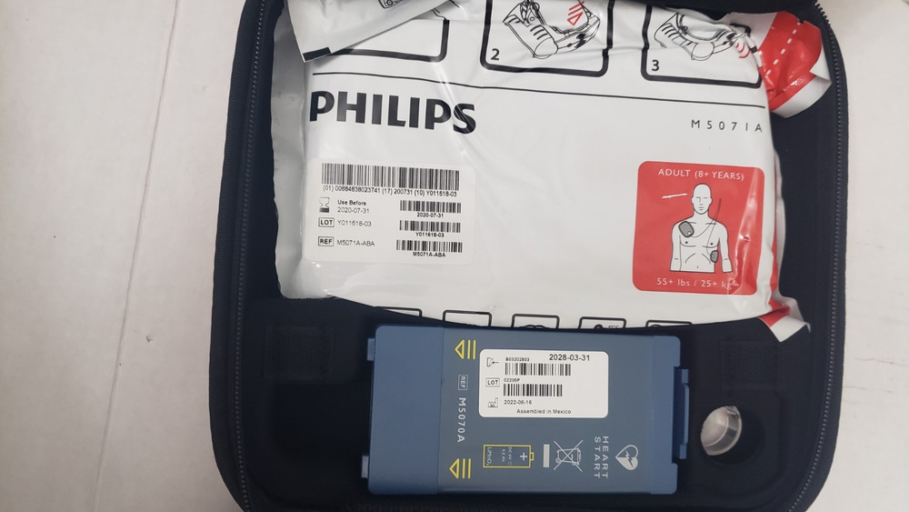 Philips Heart Start HS1 with Case Unit Z