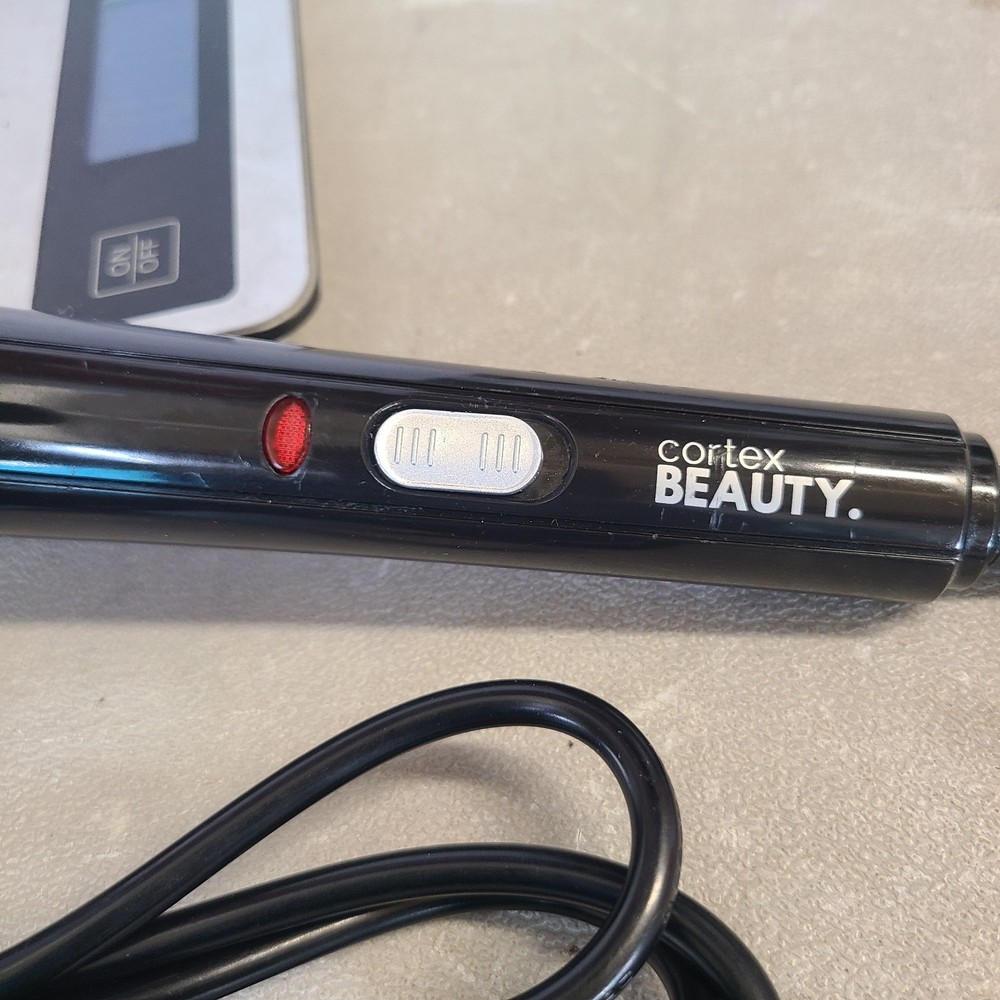Cortex Beauty CERAMIC Treble Maker 3- Barrel Waver Excellent Condition
