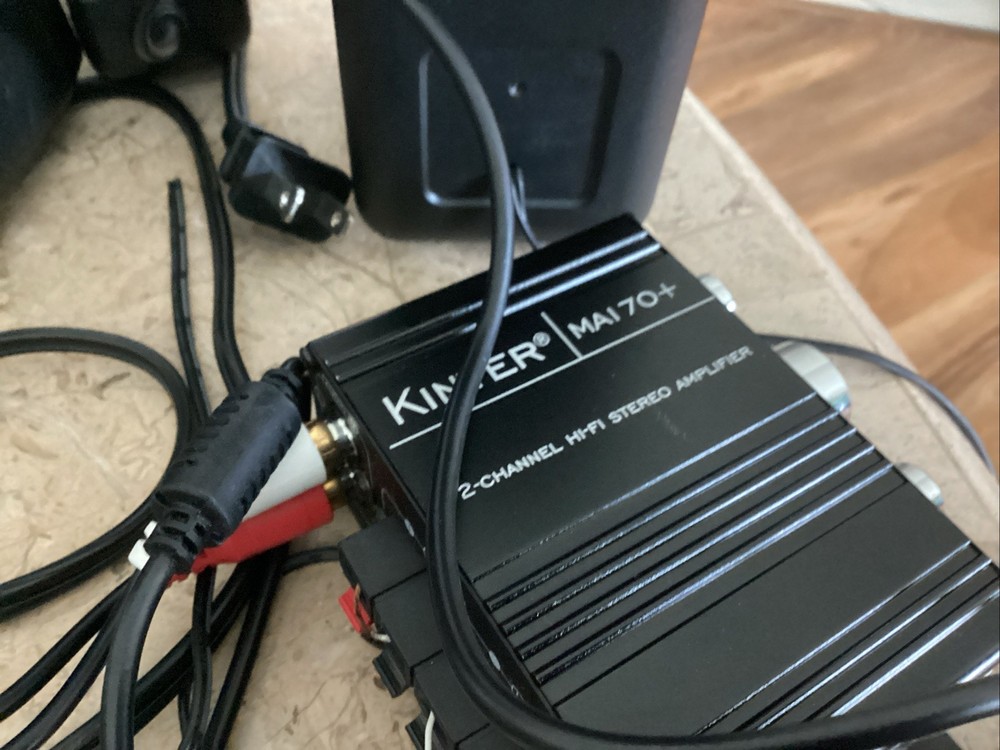 Black web Speakers And Kinter 2 Channel Amplifier