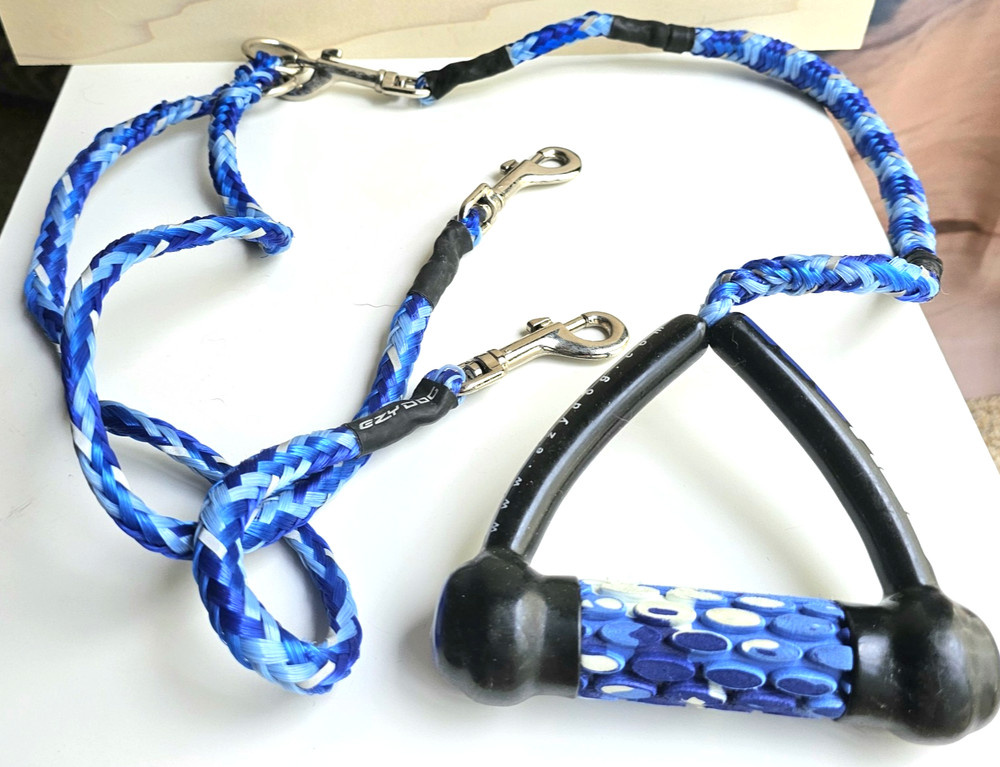 Ezydog Coupler & Leash With Ergonomic Handle Blue and White