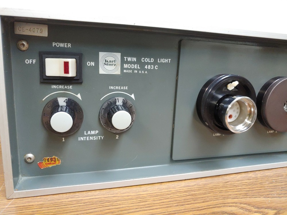 Karl Storz Twin Cold Light Source/Illuminator Model 483C