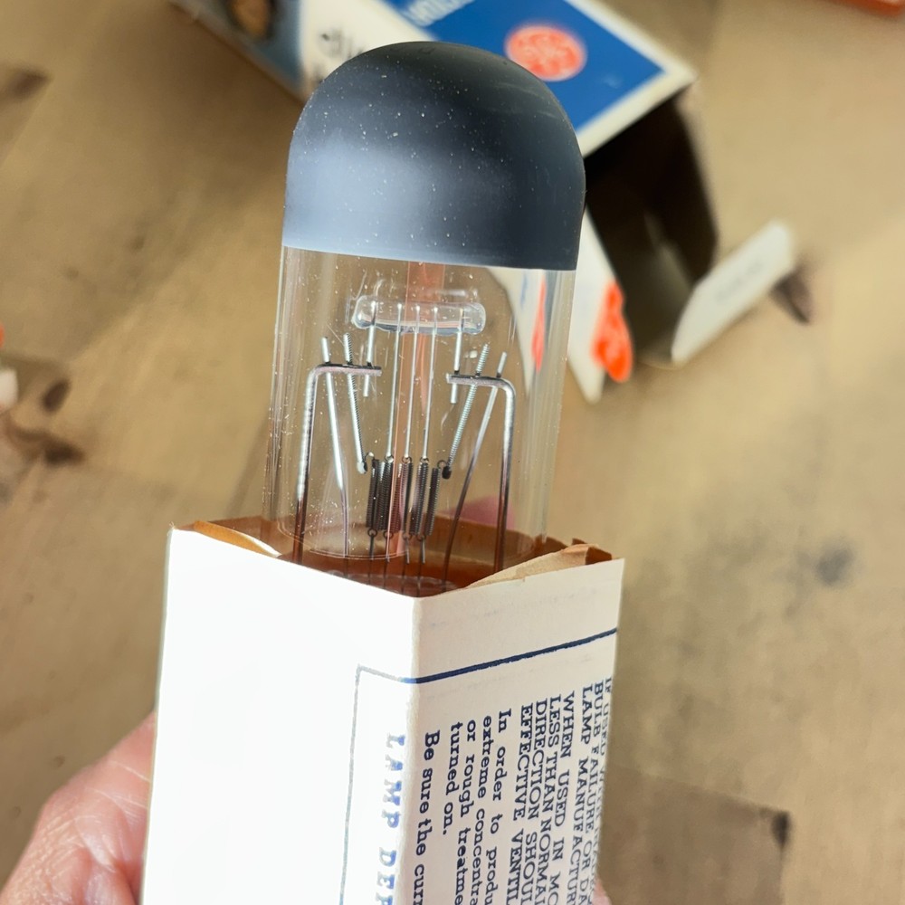 GE DDB 115-120V 750W Projection Projector Lamp Bulb Light