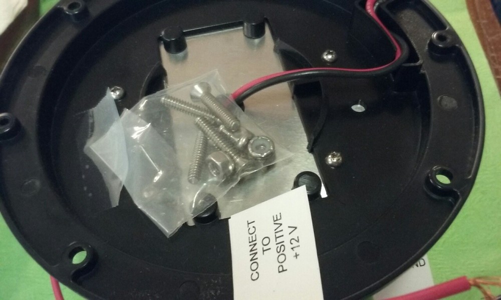 LED FLUSH MOUNT AMBER VEHICLE BEACON