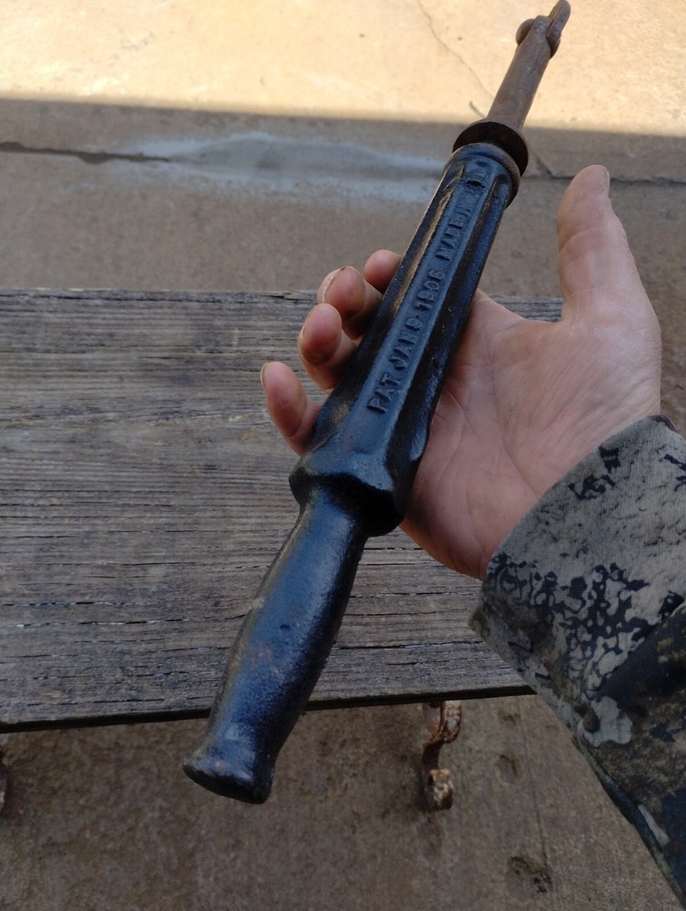 Bridgeport Hardware Jumbo 1905 Cast Iron Nail Puller