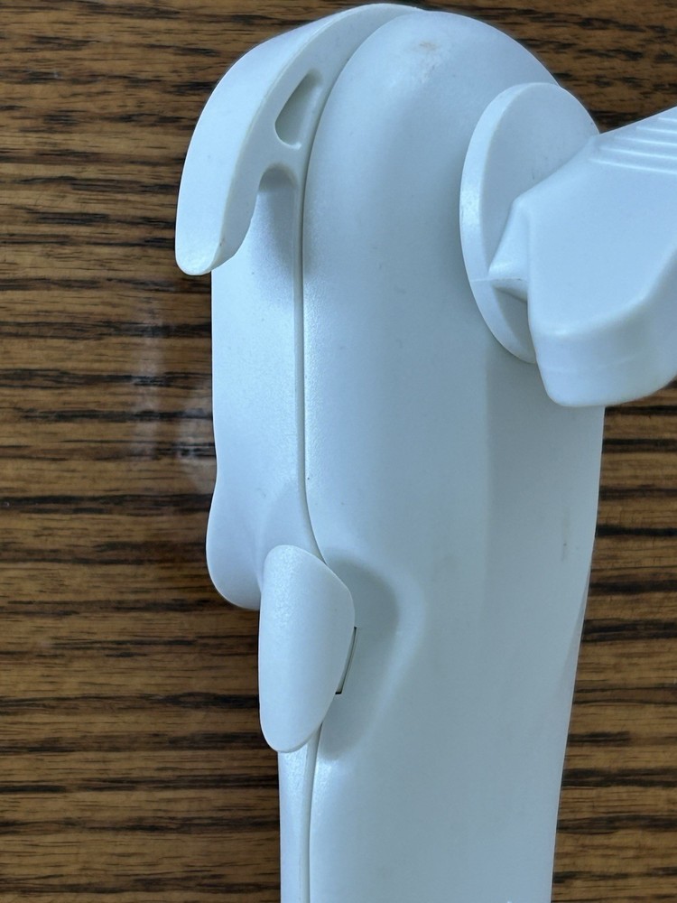 Pampered Chef Smooth Edge Manual Can Opener – White EUC