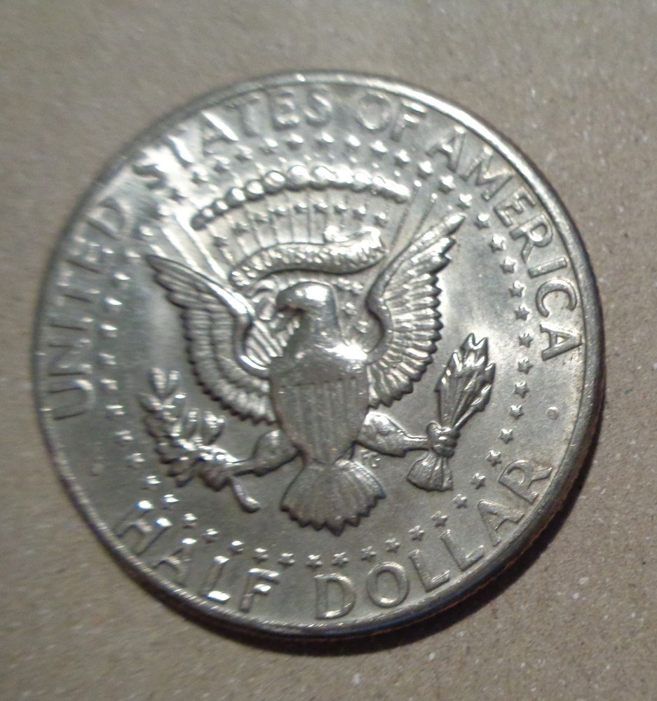 1971 D KENNEDY HALF DOLLAR *FREE SHIPPING*