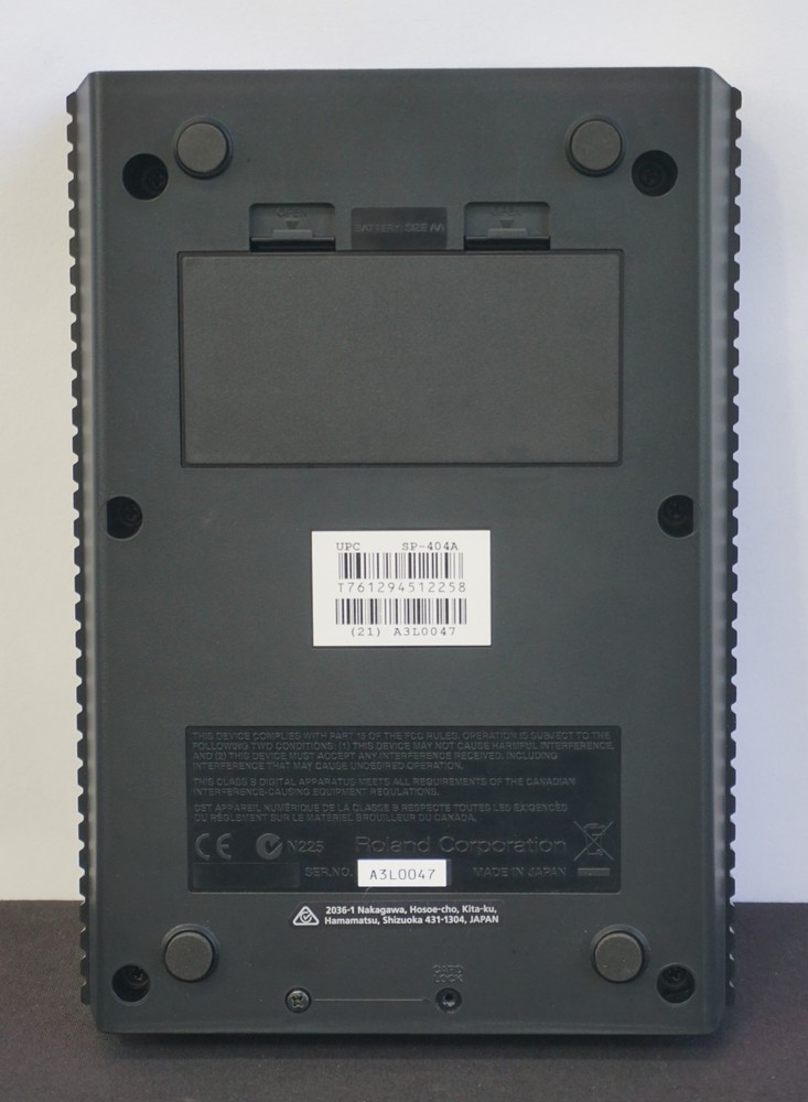 Roland SP-404A Linear Wave Sampler Black Production Sampler / Drum Machine