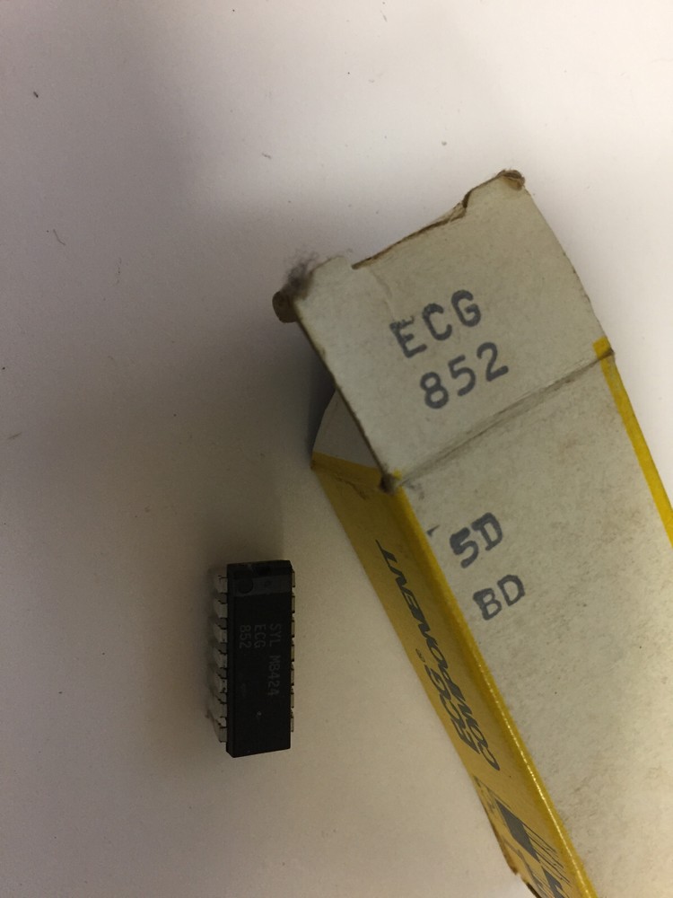 ECG 852 IC-NO HOLD CONTROL VERT/HORIZ NOS
