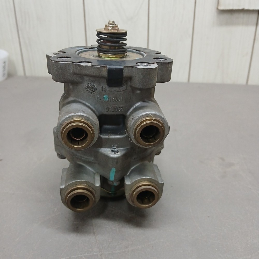 BENDIX BRAKE VALVE T 5005185 A / T 5018331 Untested