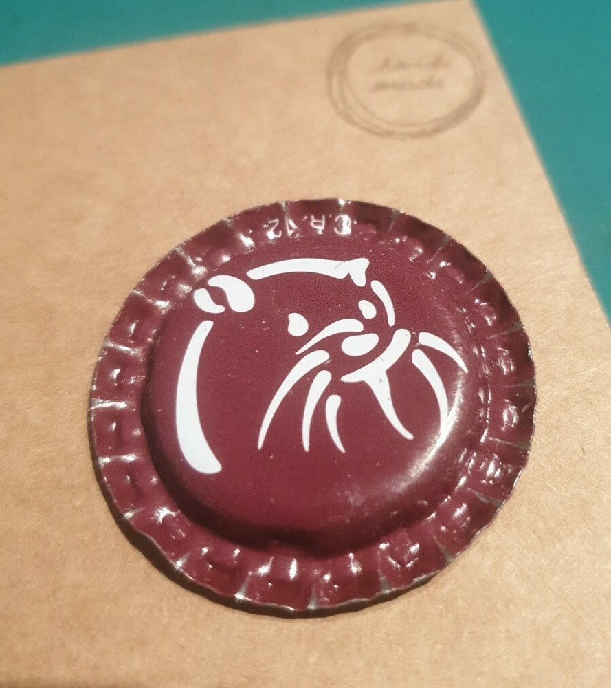 BOTTLE CAP FRIDGE MAGNET OTTER BREWERY BROWN
