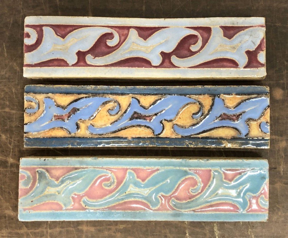 AET Vintage Leaf Border Tile #3