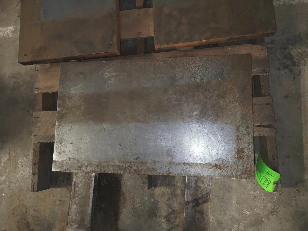 30" Long x 17.5" W Cast Iron Surface Plate/Layout Table 1-1/2" Surface Thickness