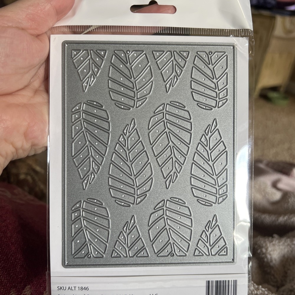 Altenew Striped Leaf Cover Die