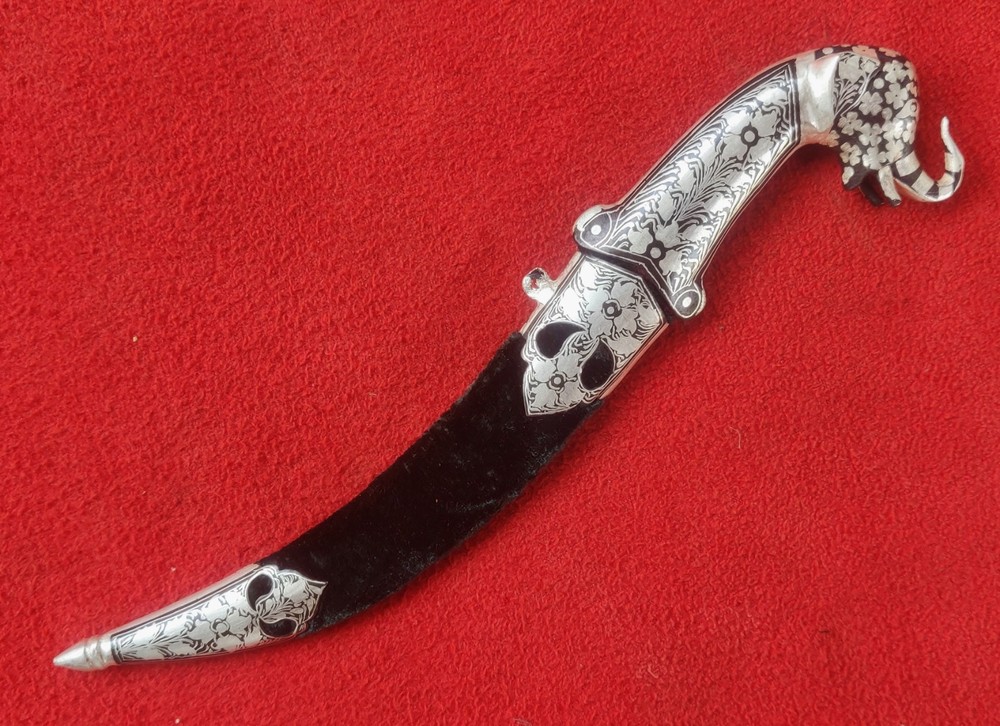 Mughal Islamic Indo-Persian Silver Inlaid Damascus Khanjar Dagger
