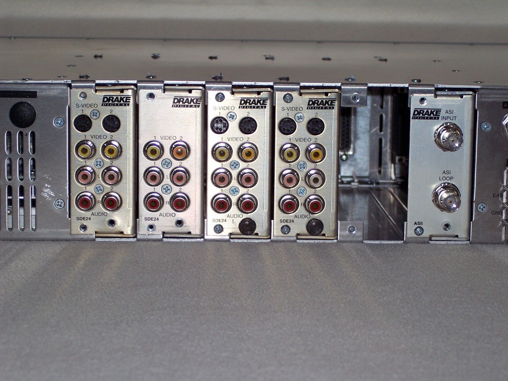 Drake Digital Encoder Host EH244 IP QAM with 4x SDE24 and ASI modules