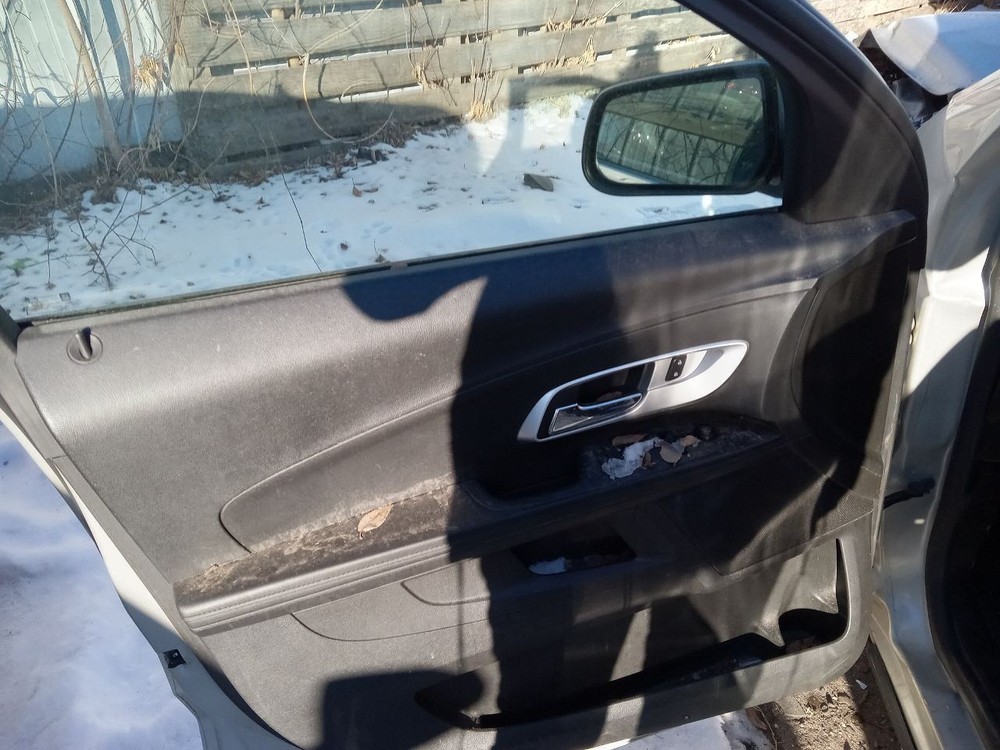 EQUINOX 2015 Headrest 901789