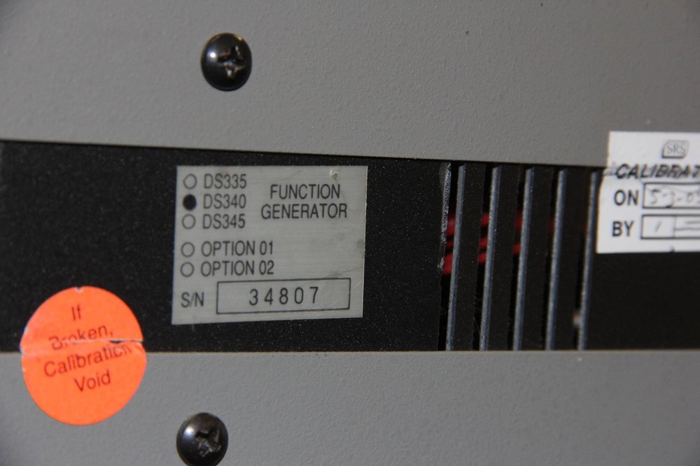 STANFORD RESEARCH SYSTEMS DS340 15MHz Synthesized Function Generator