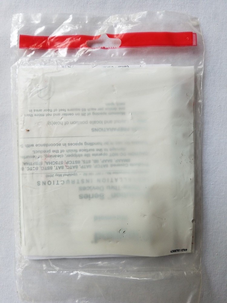 8CREST Wiremold Evolution 8AT Series Crestron Double Gang Plate