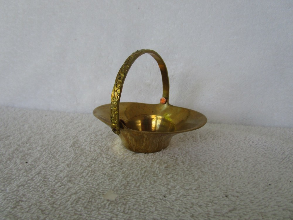 VINTAGE SET OF 2 ~~ SMALL SOLID BRASS BASKETS WITH SWIVEL HANDLES!!
