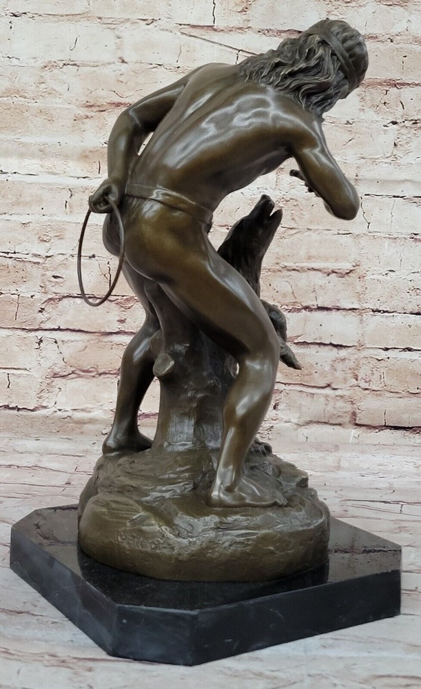 AMERICAN NATIVE TRAINING A BEAR BRONZE SCULPTURE STATUE ON MARBLE BASE ARTWORK