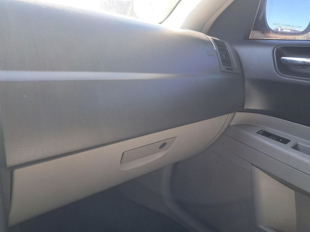 300 2007 Glove Box 4838900