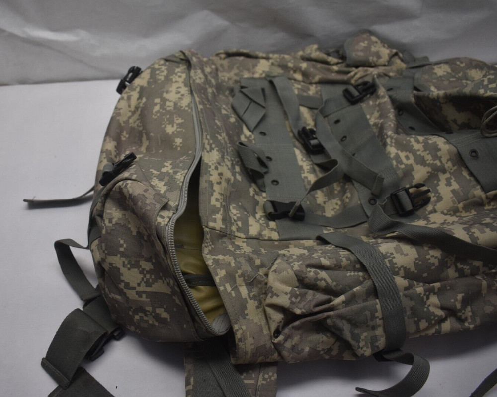 Military Combat Field Pack Load Carrying Backpack Outer Metal Frame Digital Camo