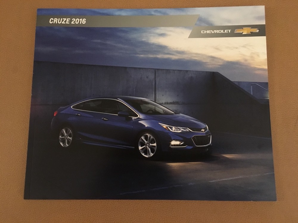 2016 CHEVY CRUZE 32-page Original Sales Brochure