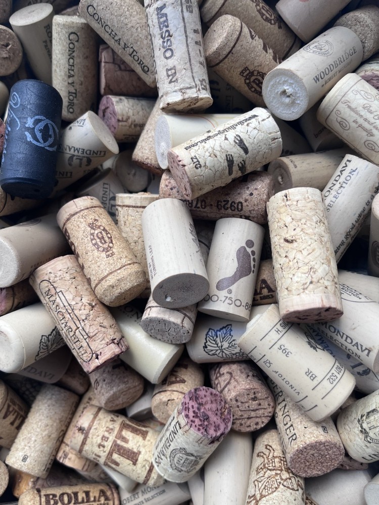 Wine Corks Used Nice Items 800+ Arts & Crafts Projects Many Uses
