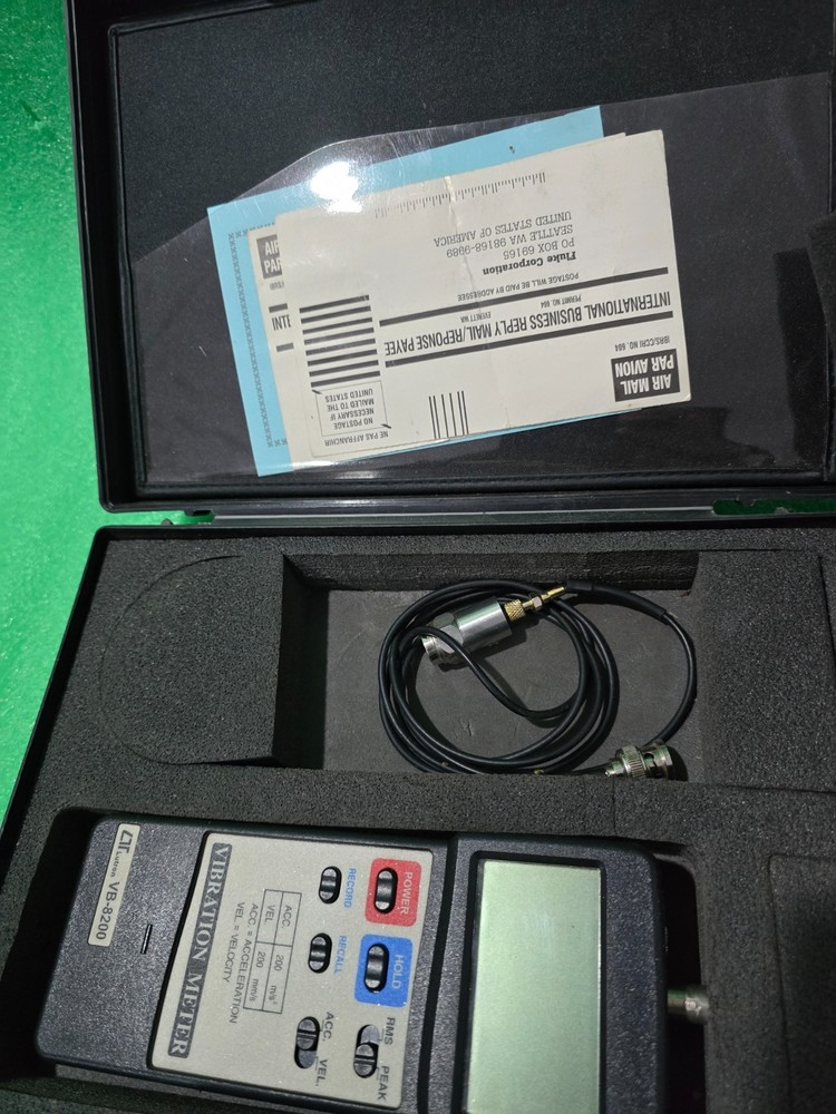 Lutron VB-8200 Vibration Meter with Sensor & Case – Used