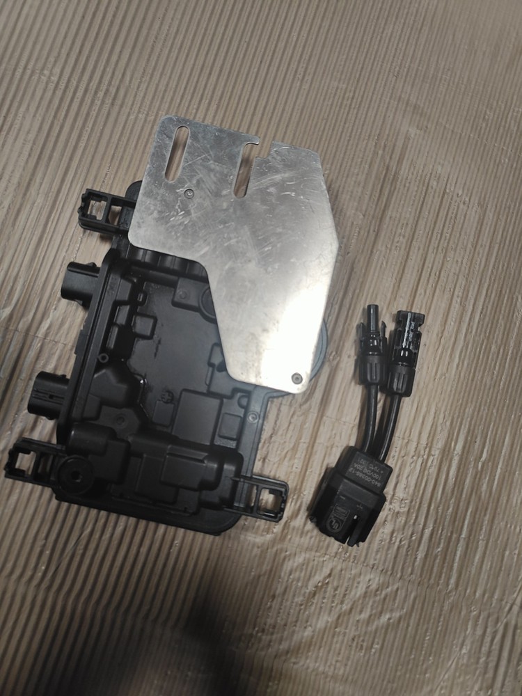 Enphase IQ7-60-2-US Microinverters