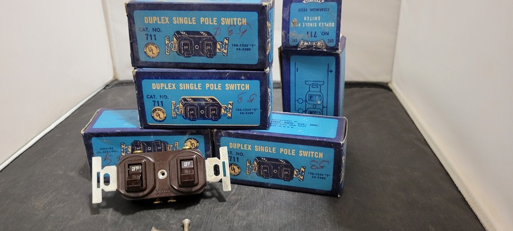 5 Vintage EAGLE BROWN BAKELITE DOUBLE SWITCH 10A 125V #711