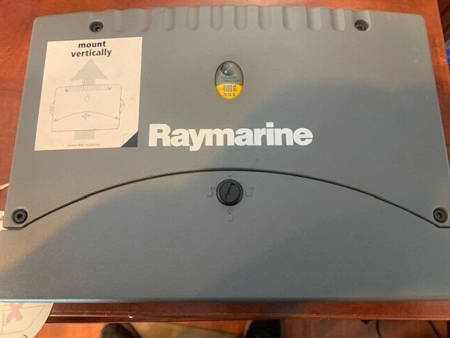 Raymarine  (Type 400G) Smart Pilot Autopilot Course Computer E12092 Used