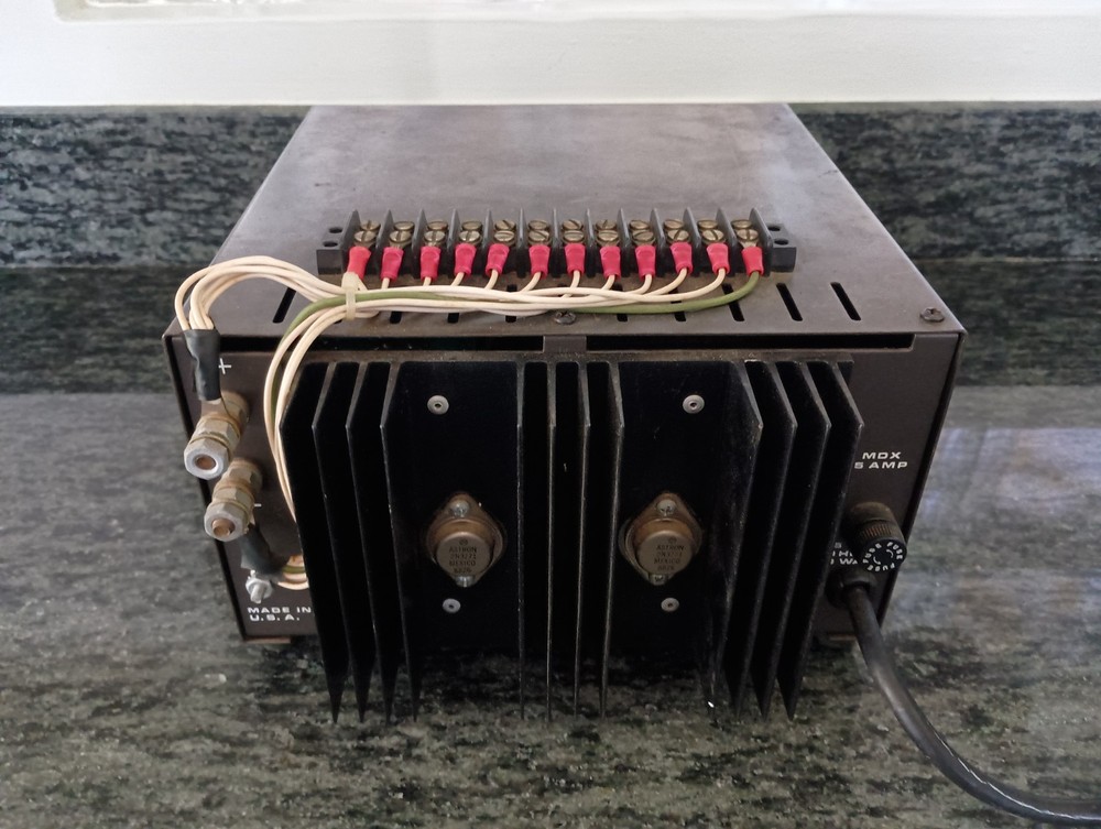 Astron RS-20A 13.8VDC 20A Linear / 16A Continuous Power Supply