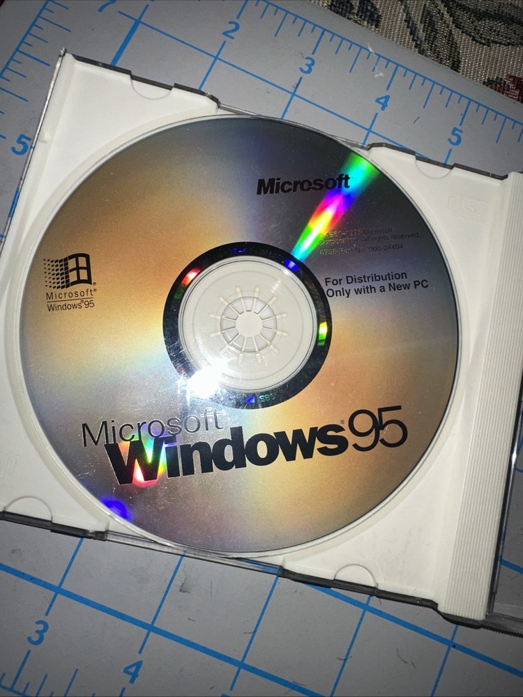Microsoft Windows 95 Computer Software Disc With Case