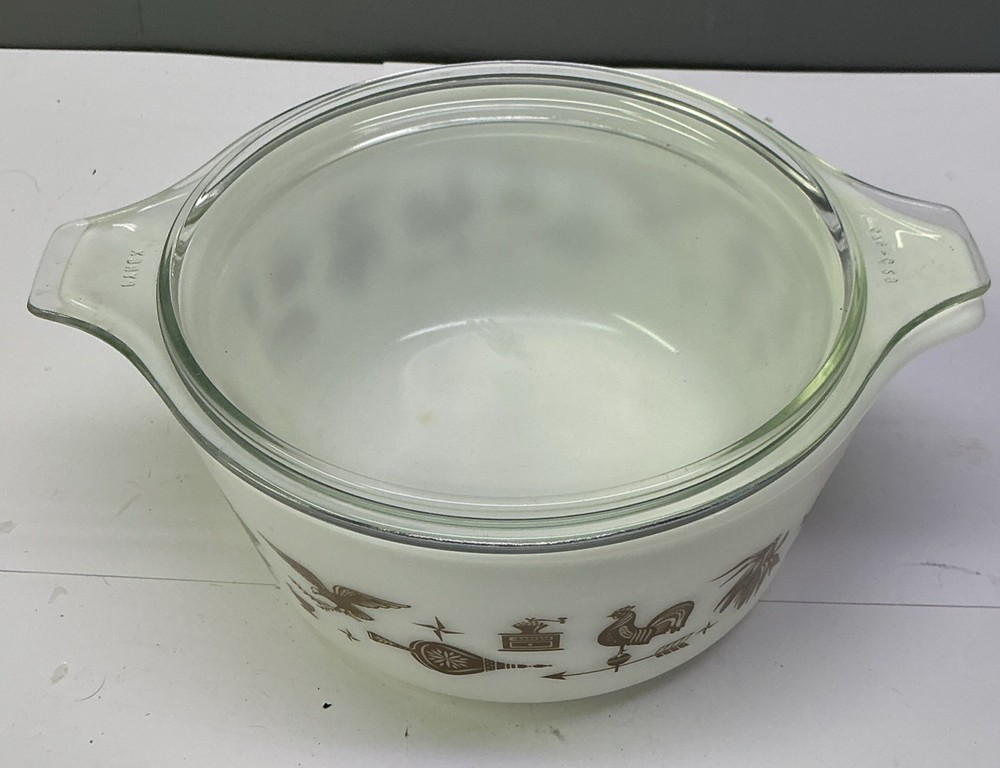 Pyrex early American casserole dish with lid 474